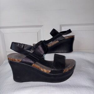 Pierre Dumas Black Wedge Sandals